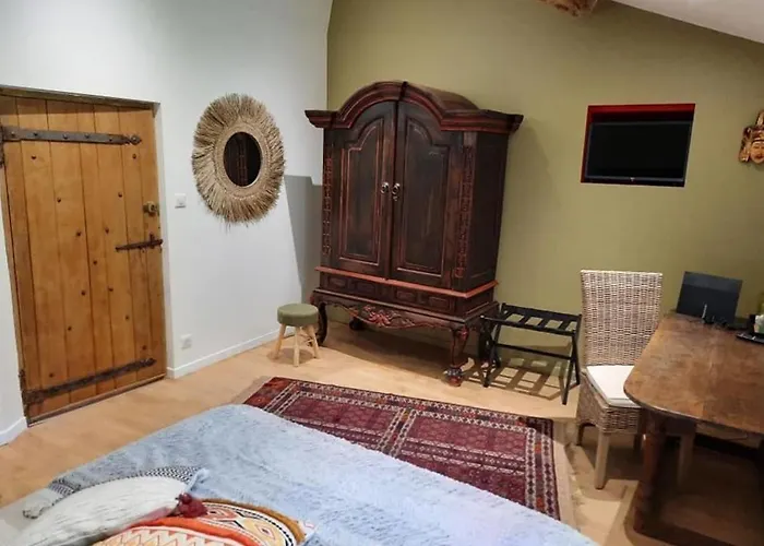 Et D'hotes Du Petit Moulin לינה וארוחת בוקר 3*